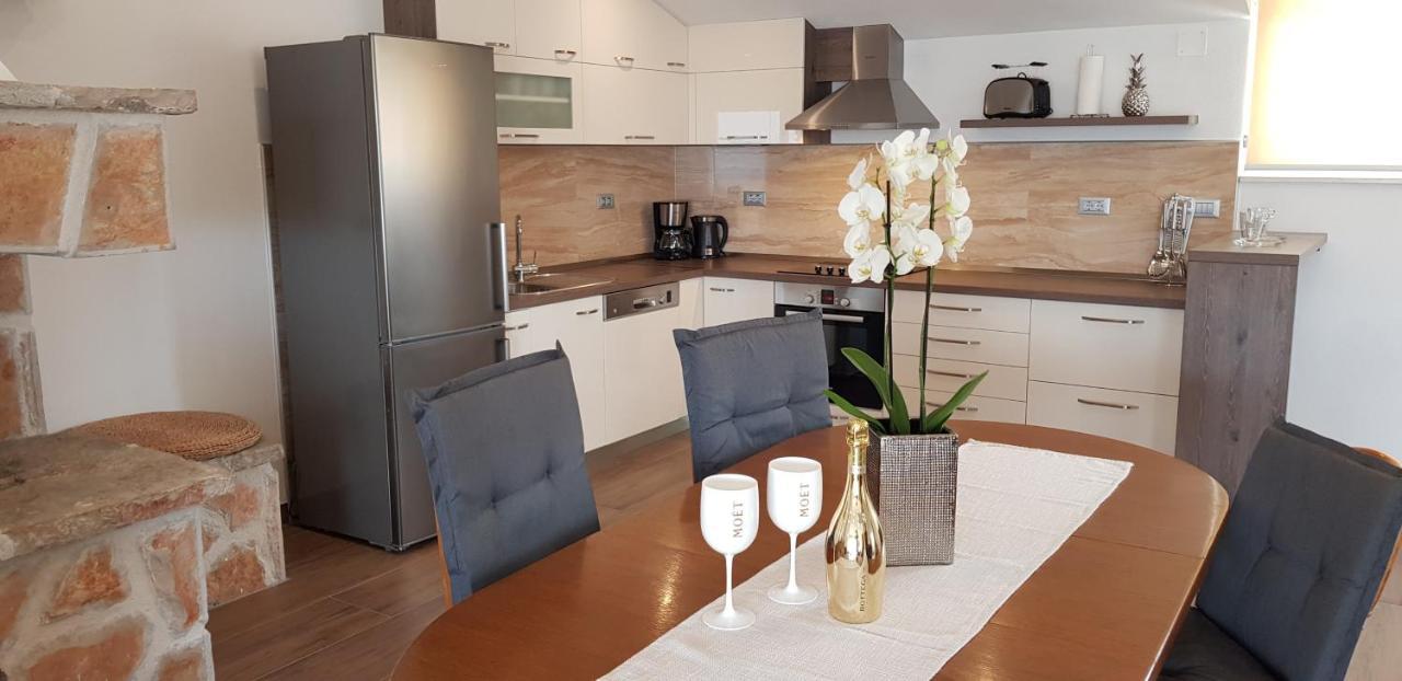 Apartments Huljic Хвар Екстер'єр фото