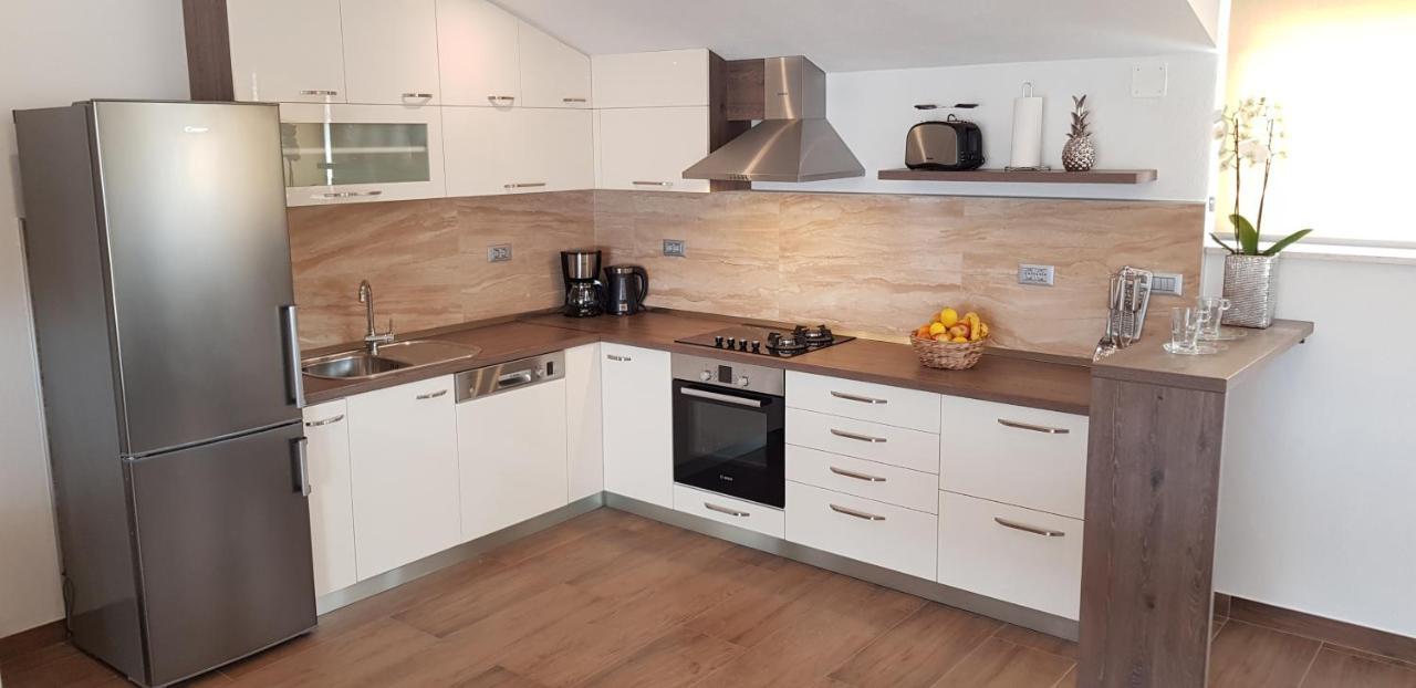 Apartments Huljic Хвар Екстер'єр фото