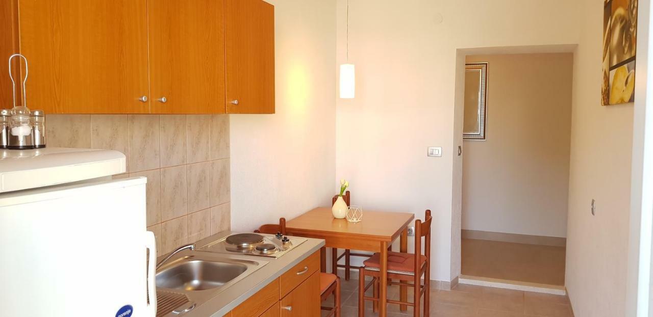 Apartments Huljic Хвар Екстер'єр фото